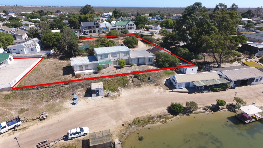 5 Bedroom Property for Sale in Velddrif Western Cape